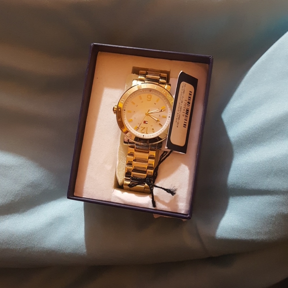 BRAND NEW TOMMY HILFIGER WATCH